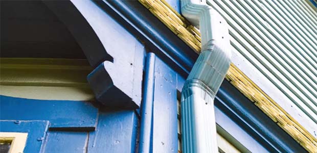 5 Warning Signs You
 Need New Gutters